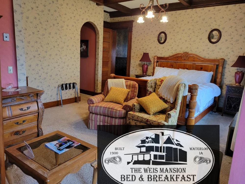 Superior King Suite interior